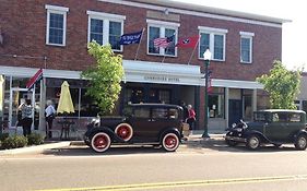 Commodore Hotel & Cafe